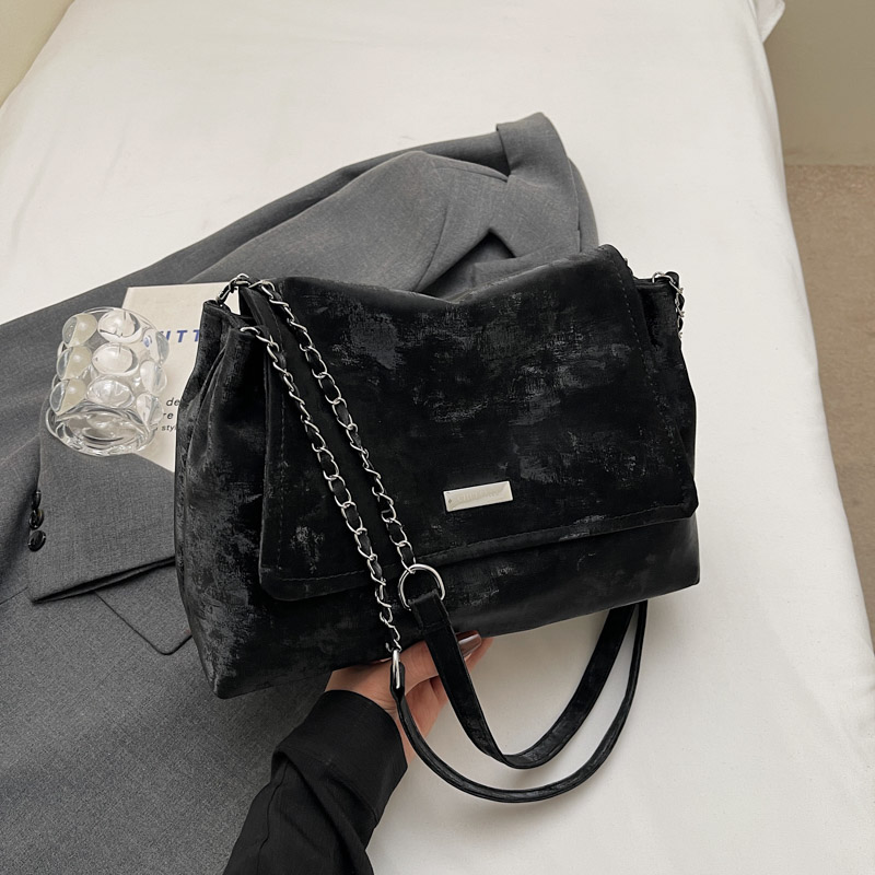 Trendy Korean Style Tote Bag for Women | 2025 Casual Underarm Bag | Versatile High-End Commuting Handbag Trendy Korean Style Tote Bag for Women | 2025 Casual Underarm Bag | Versatile High-End Commuting Handbag