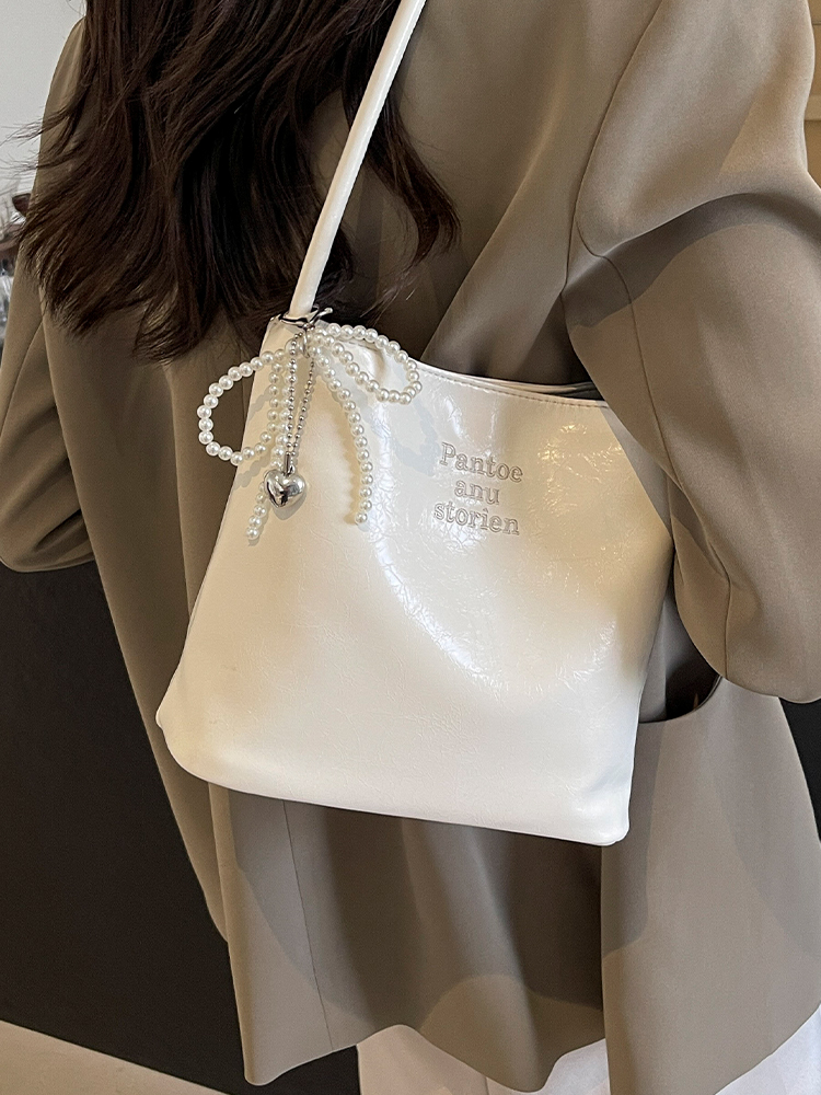 Trendy Korean Style Underarm Bag for Women - Summer 2025 Minimalist Casual Small Square Shoulder Bag Trendy Korean Style Underarm Bag for Women - Summer 2025 Minimalist Casual Small Square Shoulder Bag