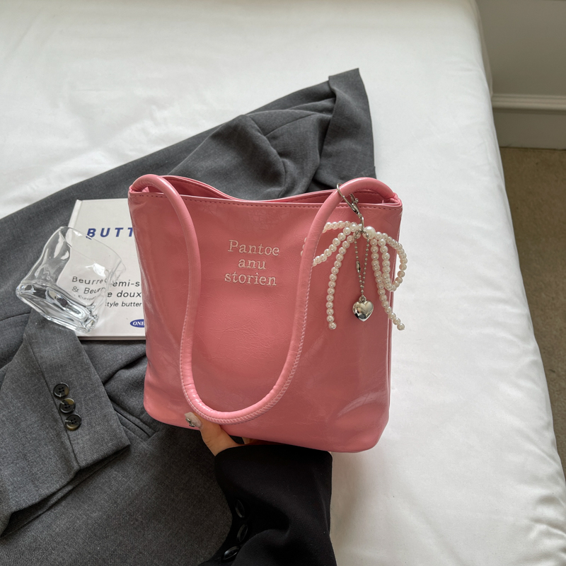 Trendy Korean Style Underarm Bag for Women - Summer 2025 Minimalist Casual Small Square Shoulder Bag Trendy Korean Style Underarm Bag for Women - Summer 2025 Minimalist Casual Small Square Shoulder Bag