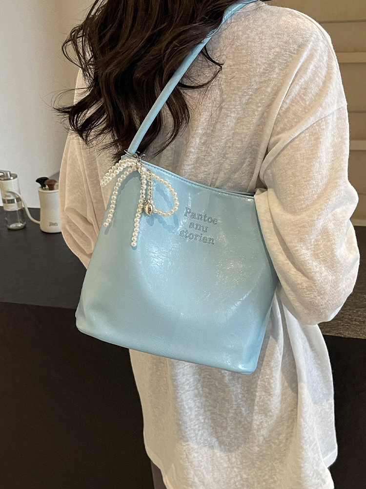 Trendy Korean Style Underarm Bag for Women - Summer 2025 Minimalist Casual Small Square Shoulder Bag Trendy Korean Style Underarm Bag for Women - Summer 2025 Minimalist Casual Small Square Shoulder Bag