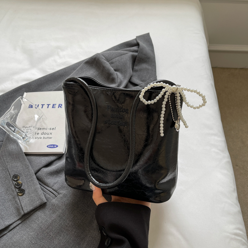 Trendy Korean Style Underarm Bag for Women - Summer 2025 Minimalist Casual Small Square Shoulder Bag Trendy Korean Style Underarm Bag for Women - Summer 2025 Minimalist Casual Small Square Shoulder Bag