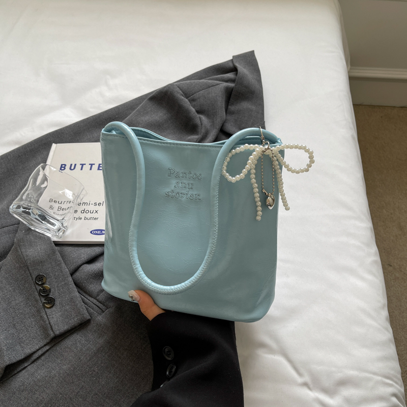 Trendy Korean Style Underarm Bag for Women - Summer 2025 Minimalist Casual Small Square Shoulder Bag Trendy Korean Style Underarm Bag for Women - Summer 2025 Minimalist Casual Small Square Shoulder Bag