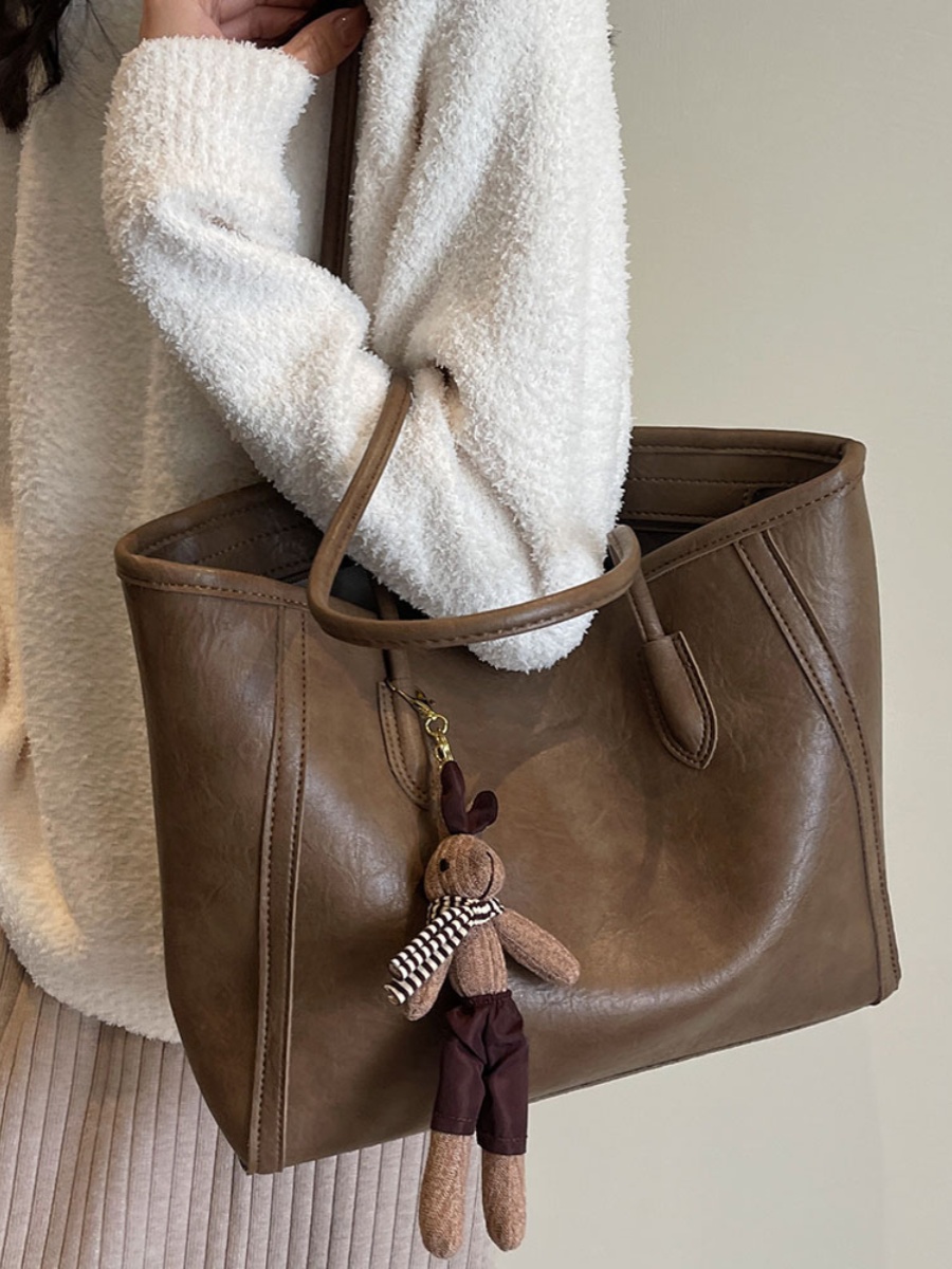 Trendy Large-Capacity Tote Bag for Women - Versatile Shoulder Bag for Autumn/Winter 2025, Fashionable Commuter Style Trendy Large-Capacity Tote Bag for Women - Versatile Shoulder Bag for Autumn/Winter 2025, Fashionable Commuter Style