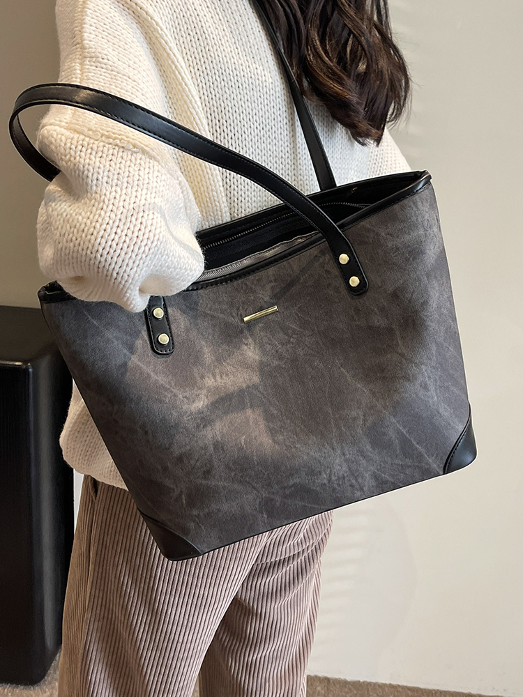 Trendy Large-Capacity Tote Bag for Women, Stylish Commuter Shoulder Bag, Chic 2025 Fashion Essential Trendy Large-Capacity Tote Bag for Women, Stylish Commuter Shoulder Bag, Chic 2025 Fashion Essential