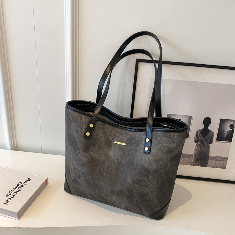 Trendy Large-Capacity Tote Bag for Women, Stylish Commuter Shoulder Bag, Chic 2025 Fashion Essential Trendy Large-Capacity Tote Bag for Women, Stylish Commuter Shoulder Bag, Chic 2025 Fashion Essential