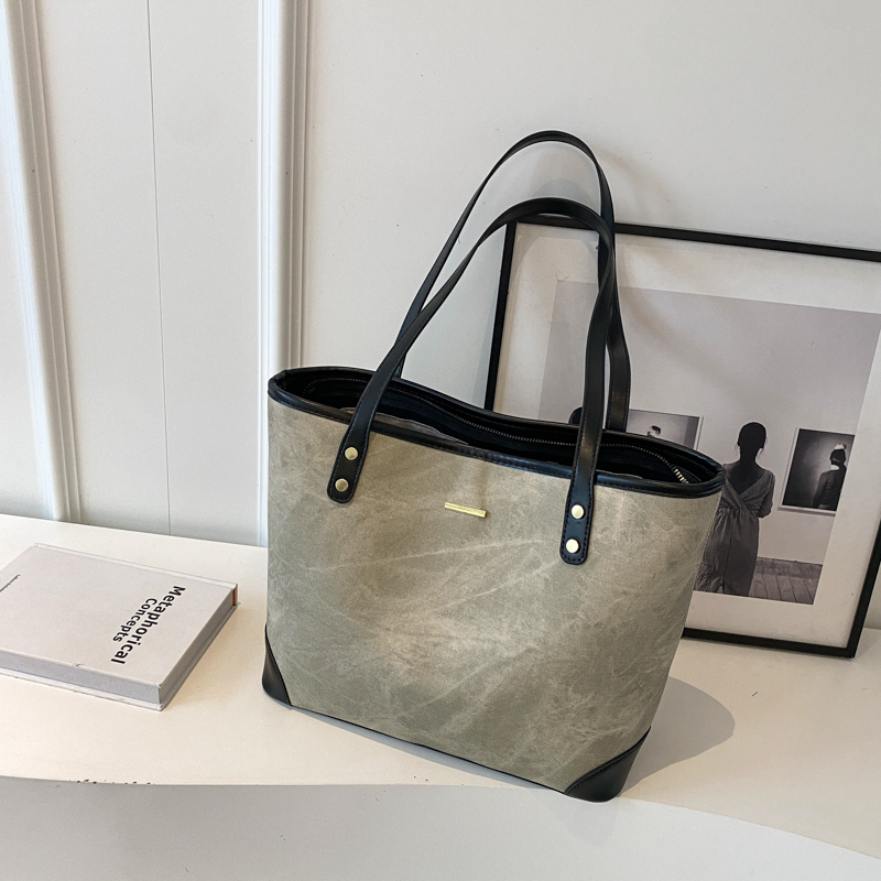 Trendy Large-Capacity Tote Bag for Women, Stylish Commuter Shoulder Bag, Chic 2025 Fashion Essential Trendy Large-Capacity Tote Bag for Women, Stylish Commuter Shoulder Bag, Chic 2025 Fashion Essential