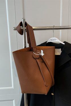 Trendy Large-Capacity Women's Shoulder Bag - Spring/Summer 2025 Versatile Bucket Bag for Commuting and Everyday Use