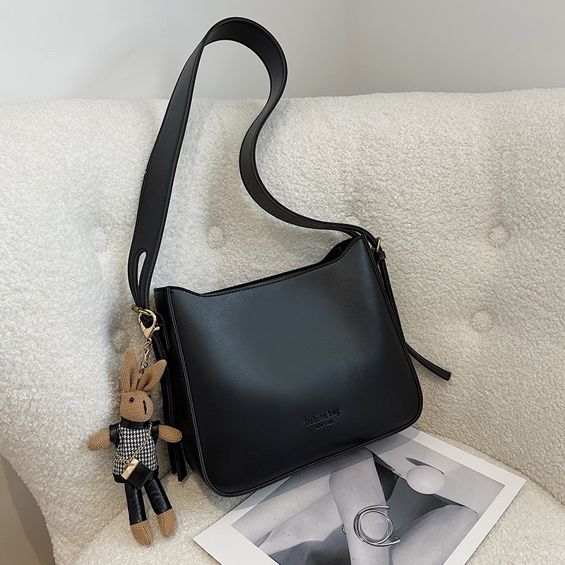 Trendy Large Retro Shoulder Bag for Women - Versatile Crossbody Design for Spring/Summer 2025 Fashion Trendy Large Retro Shoulder Bag for Women - Versatile Crossbody Design for Spring/Summer 2025 Fashion