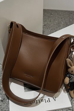 Trendy Large Retro Shoulder Bag for Women - Versatile Crossbody Design for Spring/Summer 2025 Fashion