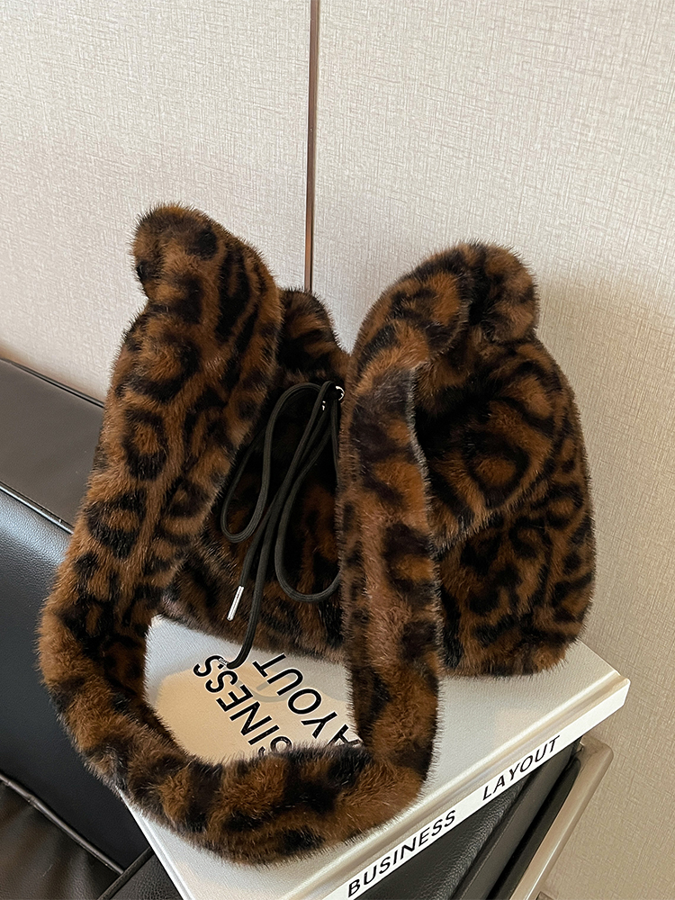 Trendy Leopard Print Fluffy Women's Shoulder Bag, 2025 Summer Large Capacity Tote and Crossbody Bag for Commuting Trendy Leopard Print Fluffy Women's Shoulder Bag, 2025 Summer Large Capacity Tote and Crossbody Bag for Commuting