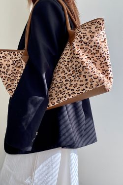 Trendy Leopard Print Tote Bag for Women - Retro Large Capacity Shoulder Handbag for 2025 Style