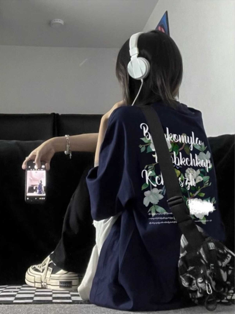 Trendy Loose Fit Short Sleeve T-Shirt for Women - Plus Size Hip-Hop Style, Casual Cotton Top for Chubby Girls Trendy Loose Fit Short Sleeve T-Shirt for Women - Plus Size Hip-Hop Style, Casual Cotton Top for Chubby Girls