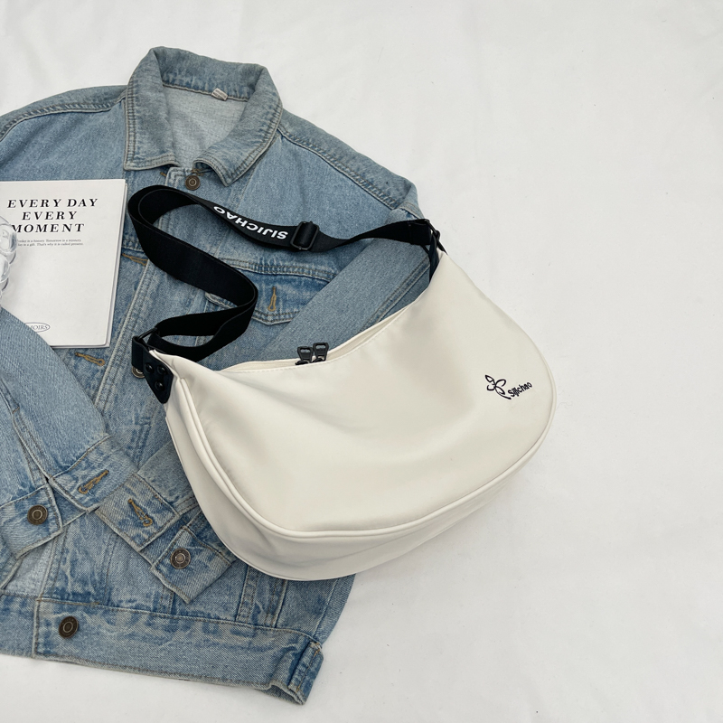 Trendy Nylon Oxford Shoulder Dumpling Bag for Women - Large Capacity Crossbody Bag for Students and Commuting, 2025 Style Trendy Nylon Oxford Shoulder Dumpling Bag for Women - Large Capacity Crossbody Bag for Students and Commuting, 2025 Style