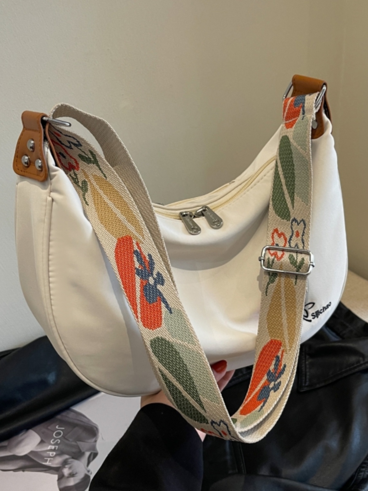 Trendy Nylon Oxford Shoulder Dumpling Bag for Women - Large Capacity Crossbody Bag for Students and Commuting, 2025 Style Trendy Nylon Oxford Shoulder Dumpling Bag for Women - Large Capacity Crossbody Bag for Students and Commuting, 2025 Style