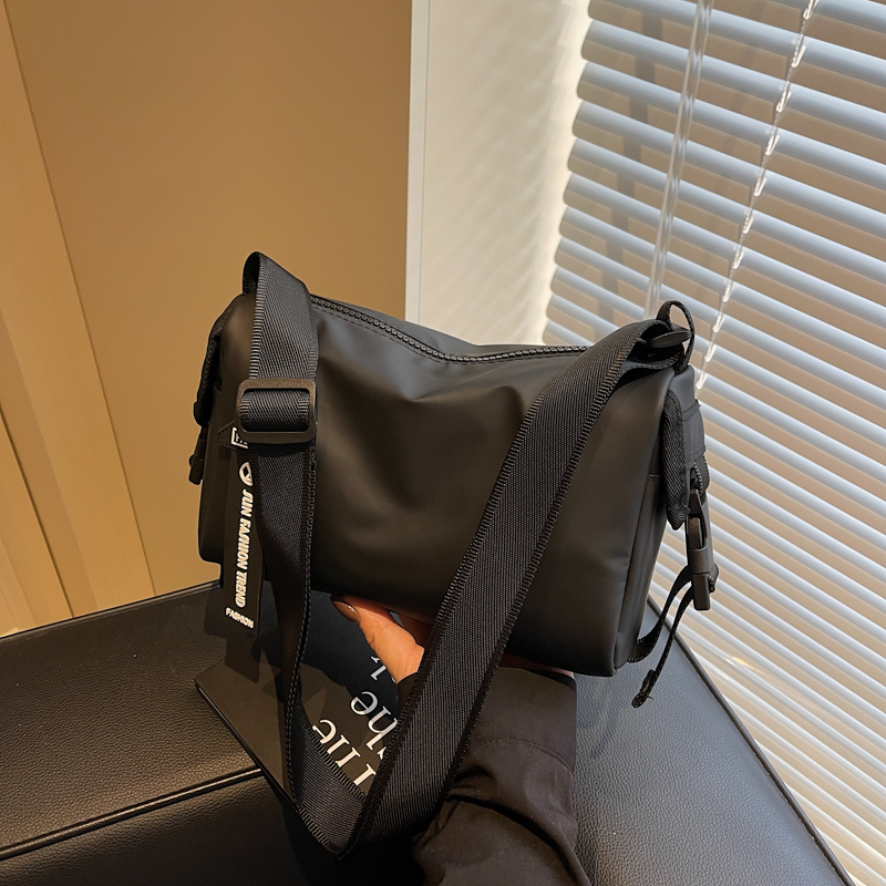 Trendy Nylon Shoulder Bag for Women - Large Capacity Commuting Pillow Crossbody Bag - Versatile Sports Tote 2025 Trendy Nylon Shoulder Bag for Women - Large Capacity Commuting Pillow Crossbody Bag - Versatile Sports Tote 2025