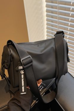 Trendy Nylon Shoulder Bag for Women - Large Capacity Commuting Pillow Crossbody Bag - Versatile Sports Tote 2025