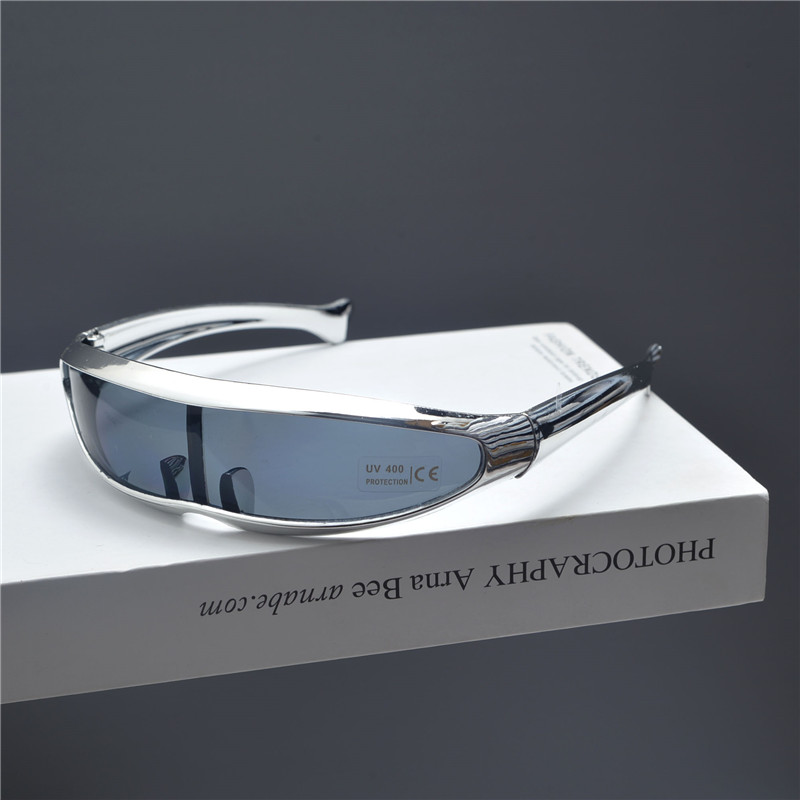 Trendy Punk Retro Laser Sunglasses for Women - Millennial Street Style Cycling and Photography Eyewear Trendy Punk Retro Laser Sunglasses for Women - Millennial Street Style Cycling and Photography Eyewear