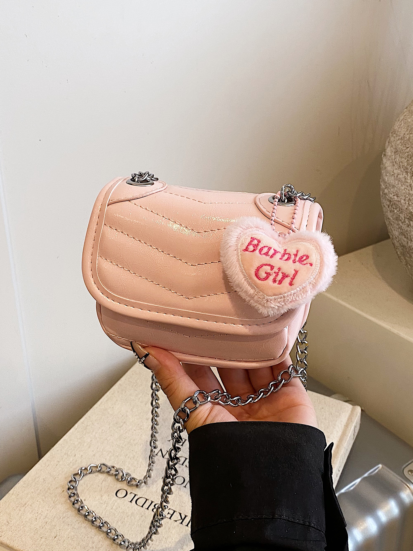 Trendy Red Mini Handbag for Women 2025 - Small Square Crossbody Bag with High-Quality Chain Shoulder Strap Trendy Red Mini Handbag for Women 2025 - Small Square Crossbody Bag with High-Quality Chain Shoulder Strap