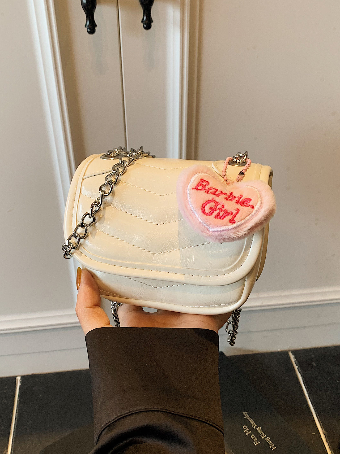 Trendy Red Mini Handbag for Women 2025 - Small Square Crossbody Bag with High-Quality Chain Shoulder Strap Trendy Red Mini Handbag for Women 2025 - Small Square Crossbody Bag with High-Quality Chain Shoulder Strap