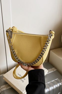 Trendy Red Shoulder Underarm Bag - 2025 High-End Women's Crossbody Bucket Bag for Commuting and Everyday Style