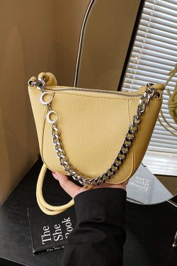 Trendy Red Shoulder Underarm Bag - 2025 High-End Women's Crossbody Bucket Bag for Commuting and Everyday Style