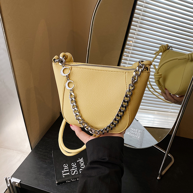 Trendy Red Shoulder Underarm Bag - 2025 High-End Women's Crossbody Bucket Bag for Commuting and Everyday Style Trendy Red Shoulder Underarm Bag - 2025 High-End Women's Crossbody Bucket Bag for Commuting and Everyday Style