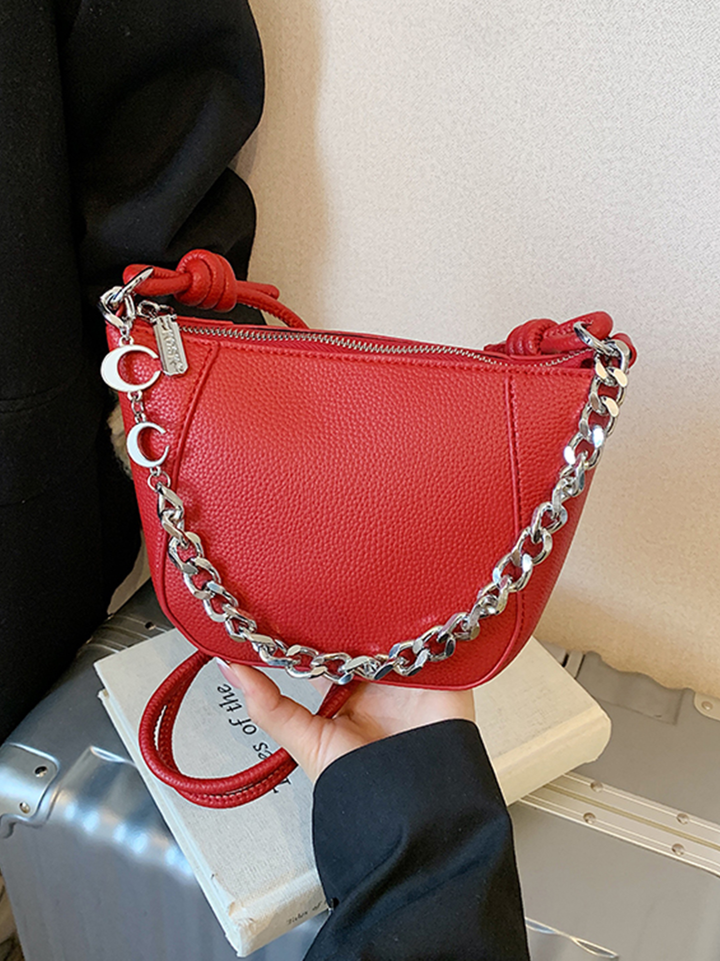 Trendy Red Shoulder Underarm Bag - 2025 High-End Women's Crossbody Bucket Bag for Commuting and Everyday Style Trendy Red Shoulder Underarm Bag - 2025 High-End Women's Crossbody Bucket Bag for Commuting and Everyday Style