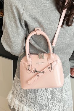 Trendy Red Women's Shoulder Bag - High-End 2025 Commuter Crossbody Shell Bag for Fashion Lovers