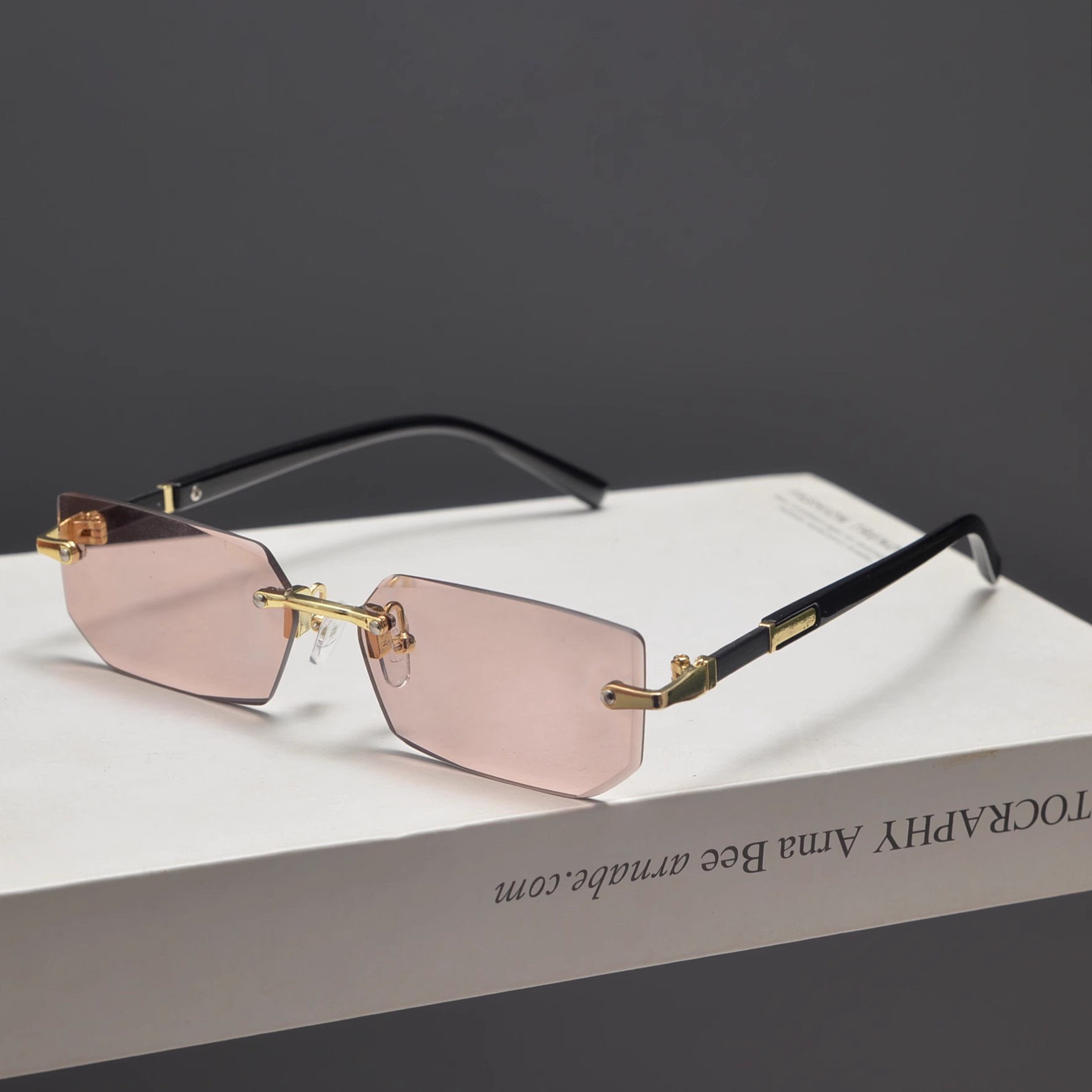 Trendy Retro Frameless Cut-Edge Sunglasses for Men and Women - Slimming Candy-Colored Design for Small Faces Trendy Retro Frameless Cut-Edge Sunglasses for Men and Women - Slimming Candy-Colored Design for Small Faces