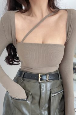 Trendy Retro Long Sleeve T-Shirt for Women - Sexy Spring/Summer Style, Perfect for Showcasing Curves, Y2K Inspired