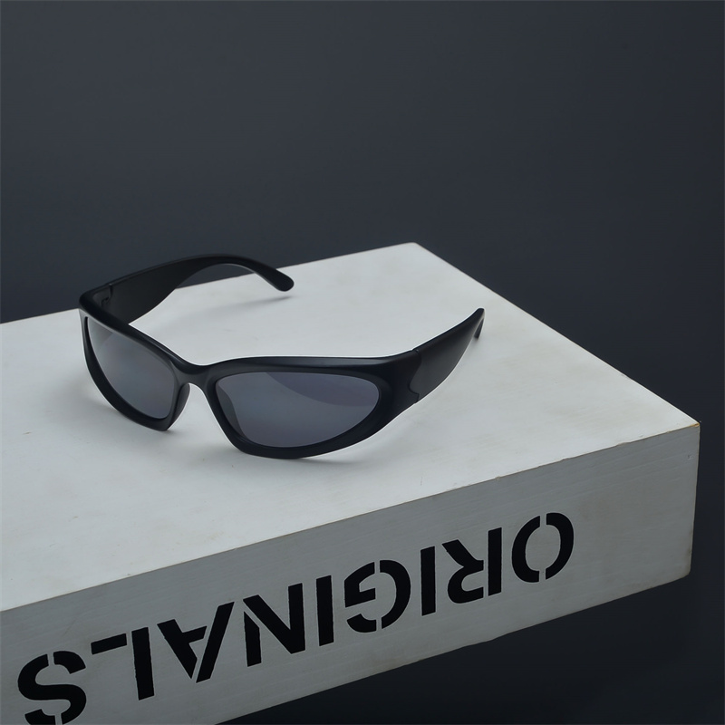 Trendy Retro Tech Punk Sunglasses for Men and Women - Stylish European American Street Photography Eyewear Trendy Retro Tech Punk Sunglasses for Men and Women - Stylish European American Street Photography Eyewear
