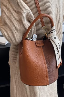Trendy Retro Women's Handheld Bucket Bag - High-Quality Commuter Crossbody for 2025, Perfect for Y2K and Everyday Style