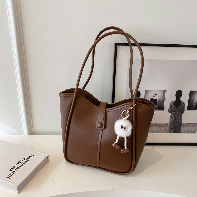 Trendy Retro Women's Tote Bag 2025 - Large Capacity Commuter Bag for Stylish Everyday Use Trendy Retro Women's Tote Bag 2025 - Large Capacity Commuter Bag for Stylish Everyday Use