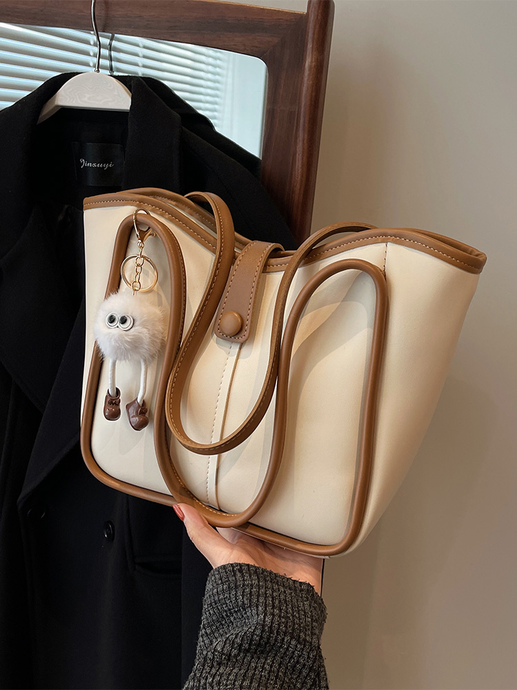 Trendy Retro Women's Tote Bag 2025 - Large Capacity Commuter Bag for Stylish Everyday Use Trendy Retro Women's Tote Bag 2025 - Large Capacity Commuter Bag for Stylish Everyday Use