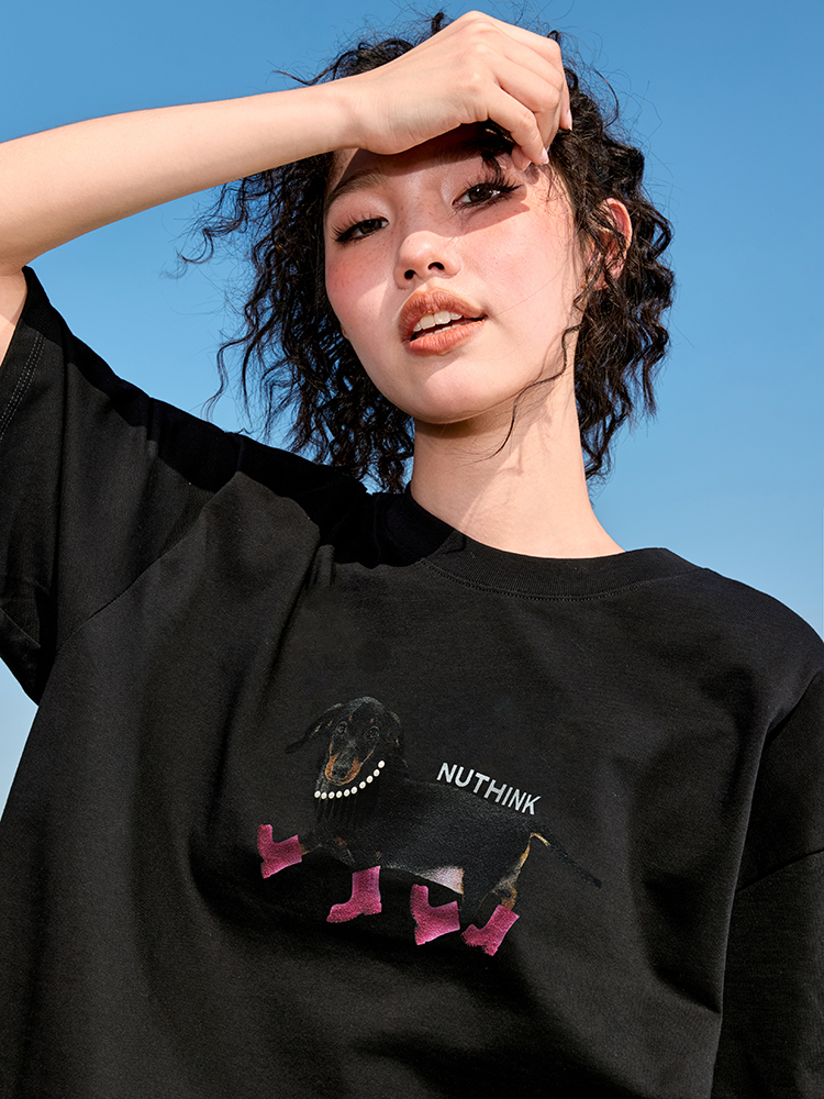 Trendy Sausage Dog Short Sleeve T-Shirt for Couples - American Vintage Loose Fit, Unisex, Summer 2025 Style, Perfect for 90s & Y2K Lovers Trendy Sausage Dog Short Sleeve T-Shirt for Couples - American Vintage Loose Fit, Unisex, Summer 2025 Style, Perfect for 90s & Y2K Lovers