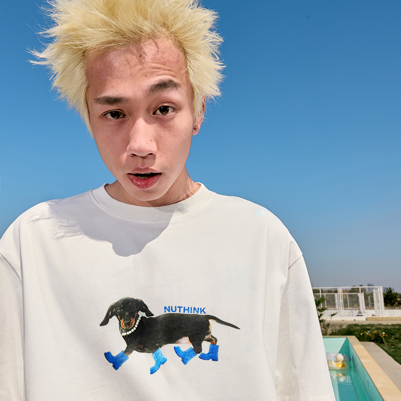 Trendy Sausage Dog Short Sleeve T-Shirt for Couples - American Vintage Loose Fit, Unisex, Summer 2025 Style, Perfect for 90s & Y2K Lovers Trendy Sausage Dog Short Sleeve T-Shirt for Couples - American Vintage Loose Fit, Unisex, Summer 2025 Style, Perfect for 90s & Y2K Lovers