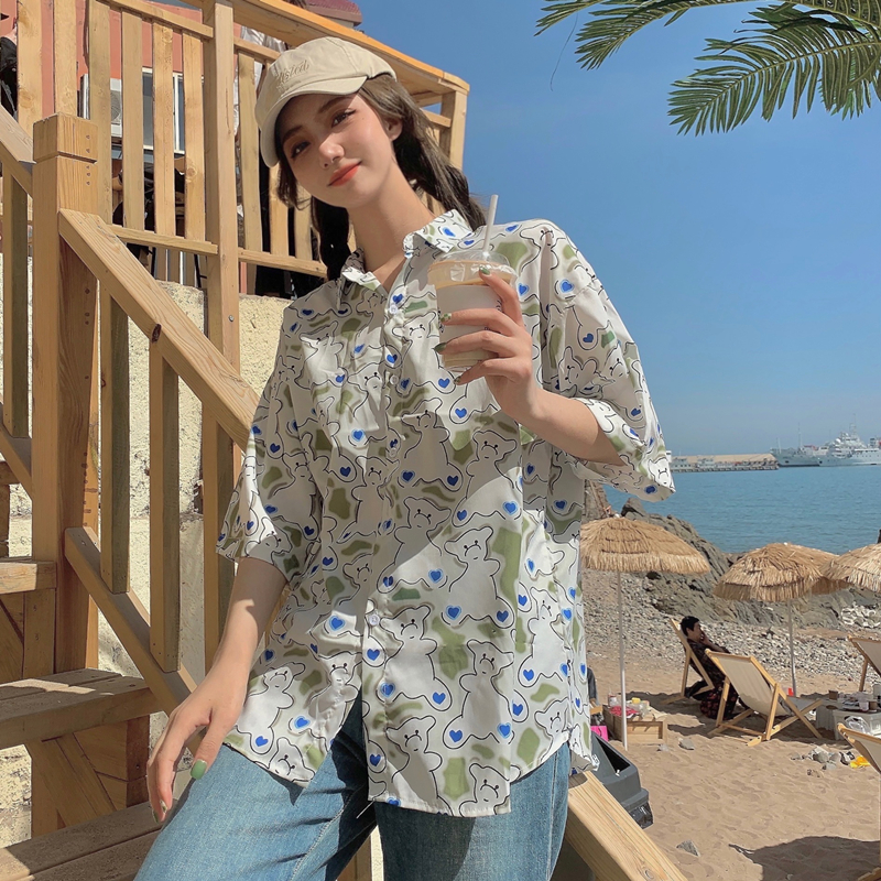 Trendy Short Sleeve Floral Shirt for Women - Hawaiian Beach Style Loose Blouse, 2025 Fashion, Perfect for Summer and Y2K Vibes Trendy Short Sleeve Floral Shirt for Women - Hawaiian Beach Style Loose Blouse, 2025 Fashion, Perfect for Summer and Y2K Vibes