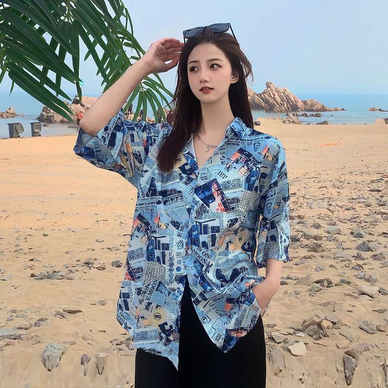 Trendy Short Sleeve Floral Shirt for Women - Hawaiian Beach Style Loose Blouse, 2025 Fashion, Perfect for Summer and Y2K Vibes Trendy Short Sleeve Floral Shirt for Women - Hawaiian Beach Style Loose Blouse, 2025 Fashion, Perfect for Summer and Y2K Vibes
