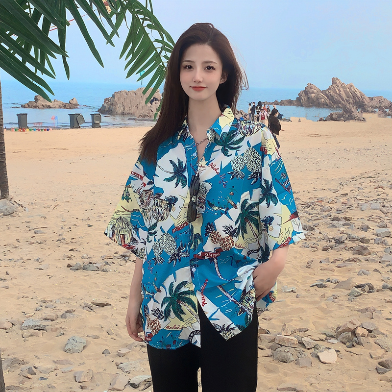 Trendy Short Sleeve Floral Shirt for Women - Hawaiian Beach Style Loose Blouse, 2025 Fashion, Perfect for Summer and Y2K Vibes Trendy Short Sleeve Floral Shirt for Women - Hawaiian Beach Style Loose Blouse, 2025 Fashion, Perfect for Summer and Y2K Vibes