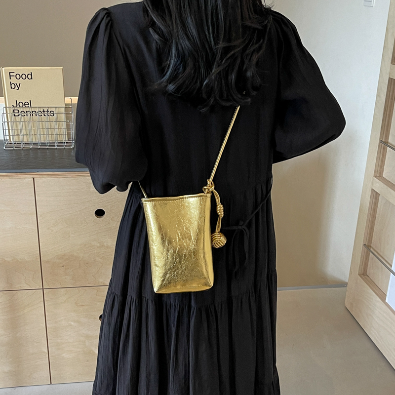 Trendy Silver Crossbody Phone Bag for Women, Lightweight Mini Bag with Unique Texture for Summer 2025 Fashion Trendy Silver Crossbody Phone Bag for Women, Lightweight Mini Bag with Unique Texture for Summer 2025 Fashion