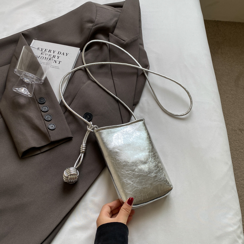 Trendy Silver Crossbody Phone Bag for Women, Lightweight Mini Bag with Unique Texture for Summer 2025 Fashion Trendy Silver Crossbody Phone Bag for Women, Lightweight Mini Bag with Unique Texture for Summer 2025 Fashion