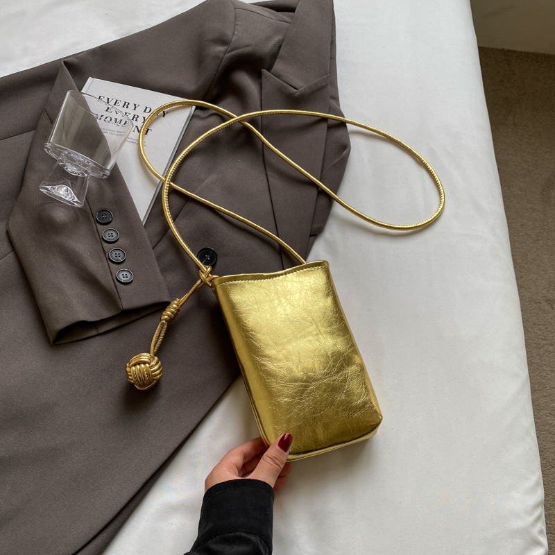 Trendy Silver Crossbody Phone Bag for Women, Lightweight Mini Bag with Unique Texture for Summer 2025 Fashion Trendy Silver Crossbody Phone Bag for Women, Lightweight Mini Bag with Unique Texture for Summer 2025 Fashion