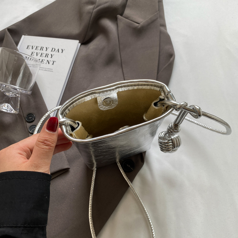 Trendy Silver Crossbody Phone Bag for Women, Lightweight Mini Bag with Unique Texture for Summer 2025 Fashion Trendy Silver Crossbody Phone Bag for Women, Lightweight Mini Bag with Unique Texture for Summer 2025 Fashion