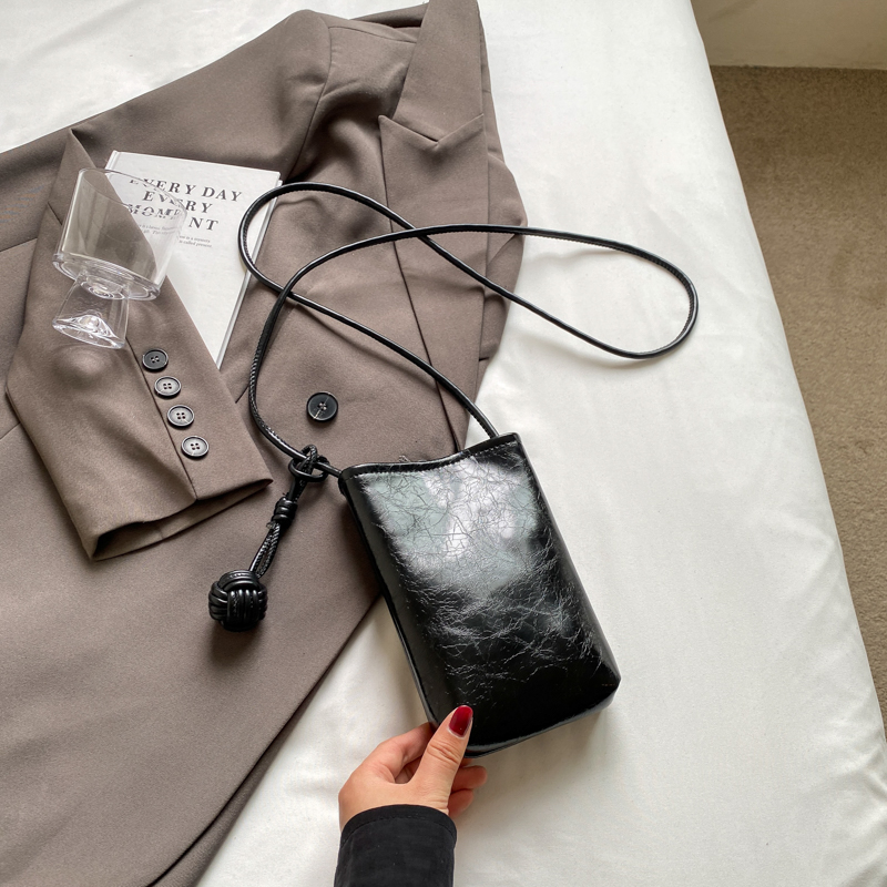 Trendy Silver Crossbody Phone Bag for Women, Lightweight Mini Bag with Unique Texture for Summer 2025 Fashion Trendy Silver Crossbody Phone Bag for Women, Lightweight Mini Bag with Unique Texture for Summer 2025 Fashion