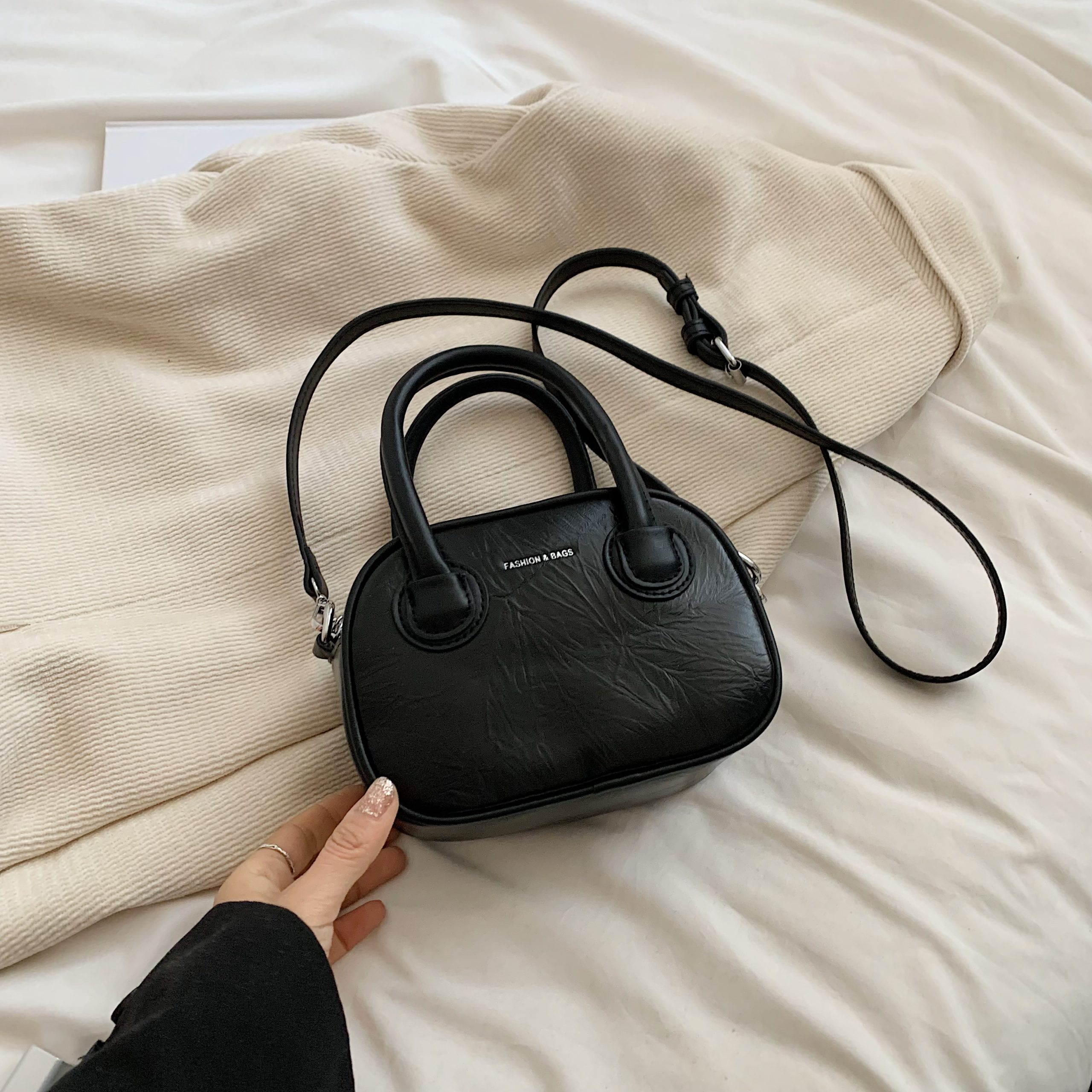 Trendy Silver Women's Handbag 2025 - High-End Small Shoulder Bag & Crossbody for Summer Commuting - Fashionable & Popular Design Trendy Silver Women's Handbag 2025 - High-End Small Shoulder Bag & Crossbody for Summer Commuting - Fashionable & Popular Design