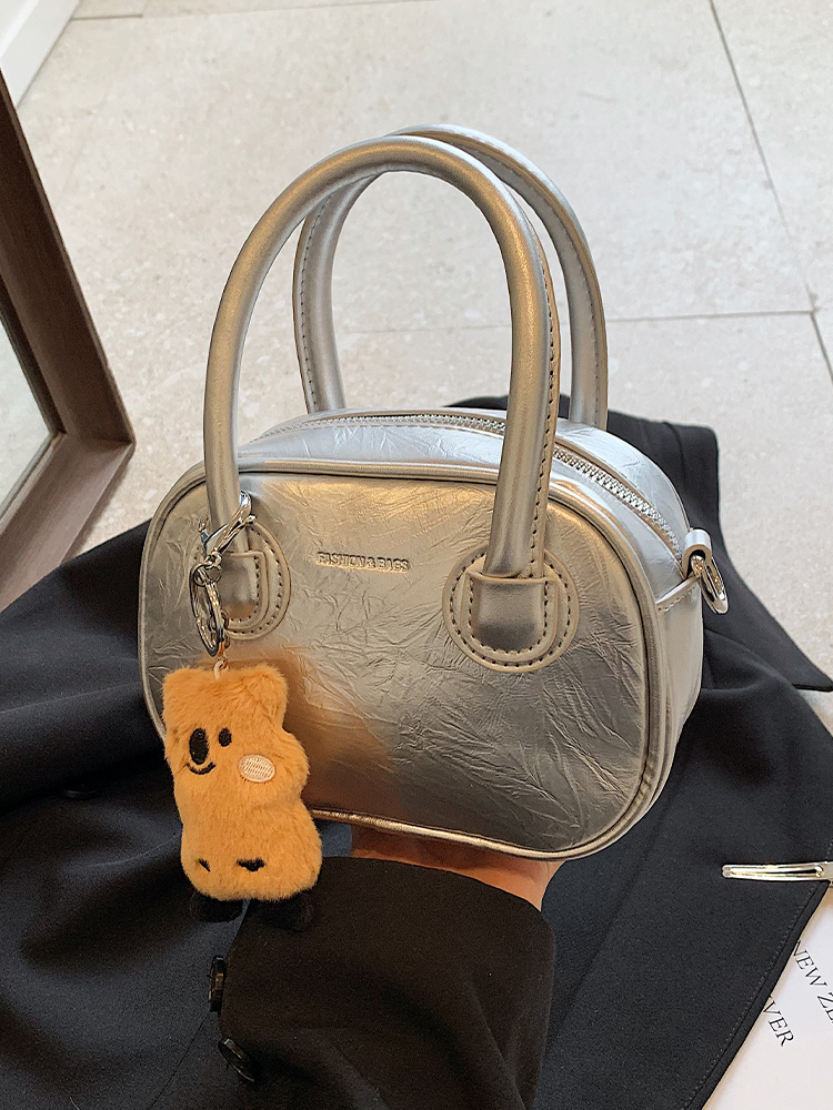 Trendy Silver Women's Handbag 2025 - High-End Small Shoulder Bag & Crossbody for Summer Commuting - Fashionable & Popular Design Trendy Silver Women's Handbag 2025 - High-End Small Shoulder Bag & Crossbody for Summer Commuting - Fashionable & Popular Design