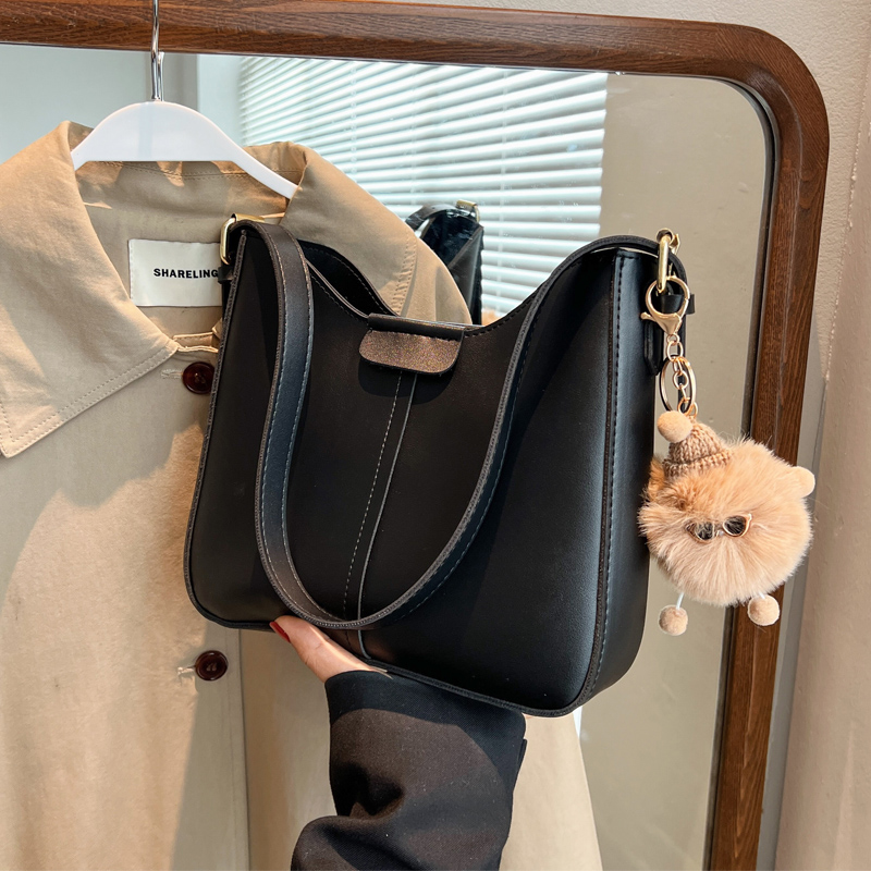 Trendy Spring Summer 2025 Women's Bucket Bag - Versatile High-End Crossbody Shoulder Bag for Everyday Use Trendy Spring Summer 2025 Women's Bucket Bag - Versatile High-End Crossbody Shoulder Bag for Everyday Use