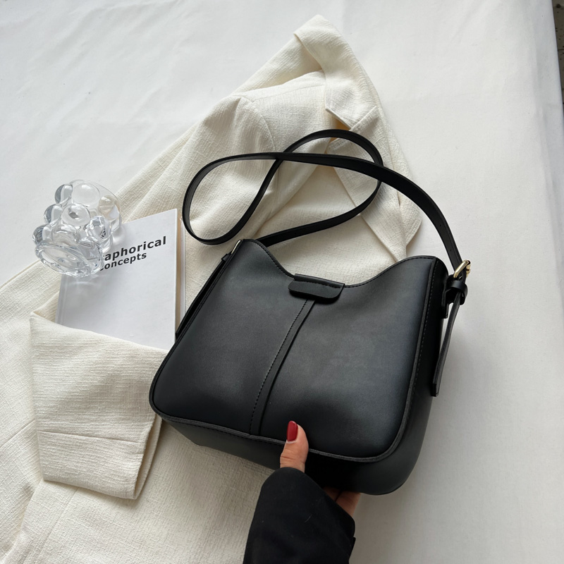 Trendy Spring Summer 2025 Women's Bucket Bag - Versatile High-End Crossbody Shoulder Bag for Everyday Use Trendy Spring Summer 2025 Women's Bucket Bag - Versatile High-End Crossbody Shoulder Bag for Everyday Use