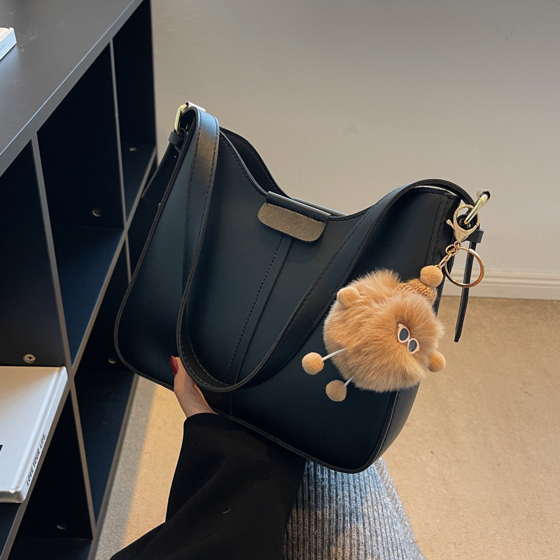 Trendy Spring Summer 2025 Women's Bucket Bag - Versatile High-End Crossbody Shoulder Bag for Everyday Use Trendy Spring Summer 2025 Women's Bucket Bag - Versatile High-End Crossbody Shoulder Bag for Everyday Use