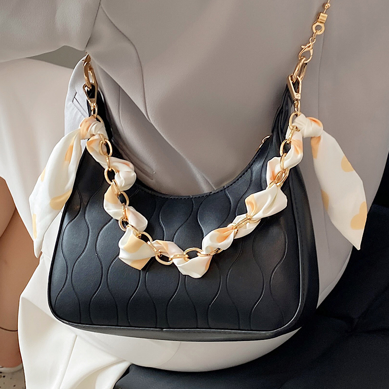 Trendy Spring/Summer 2025 Women's Small Square Crossbody Chain Bag - Versatile Handheld Underarm Fashion Accessory Trendy Spring/Summer 2025 Women's Small Square Crossbody Chain Bag - Versatile Handheld Underarm Fashion Accessory